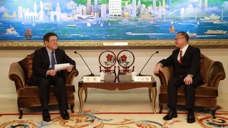 Dr. Jonathan Choi received Governor of Henan and his delegation in Hong Kong.