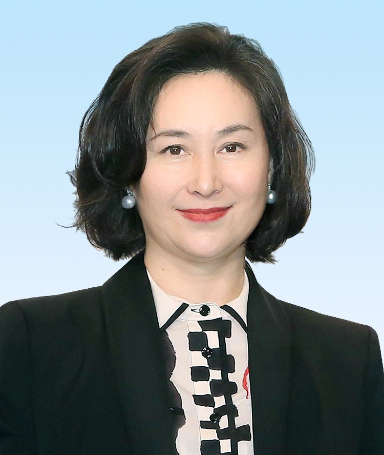 何超琼女士