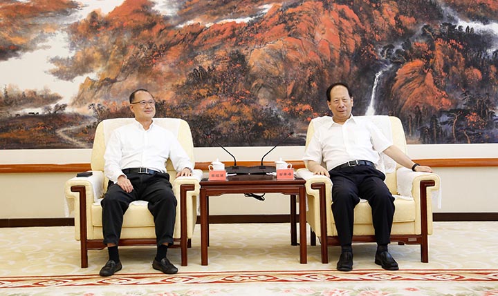 全国政协副主席、中共中央组织部部长，时任内蒙古自治区党委书记石泰峰会见蔡冠深