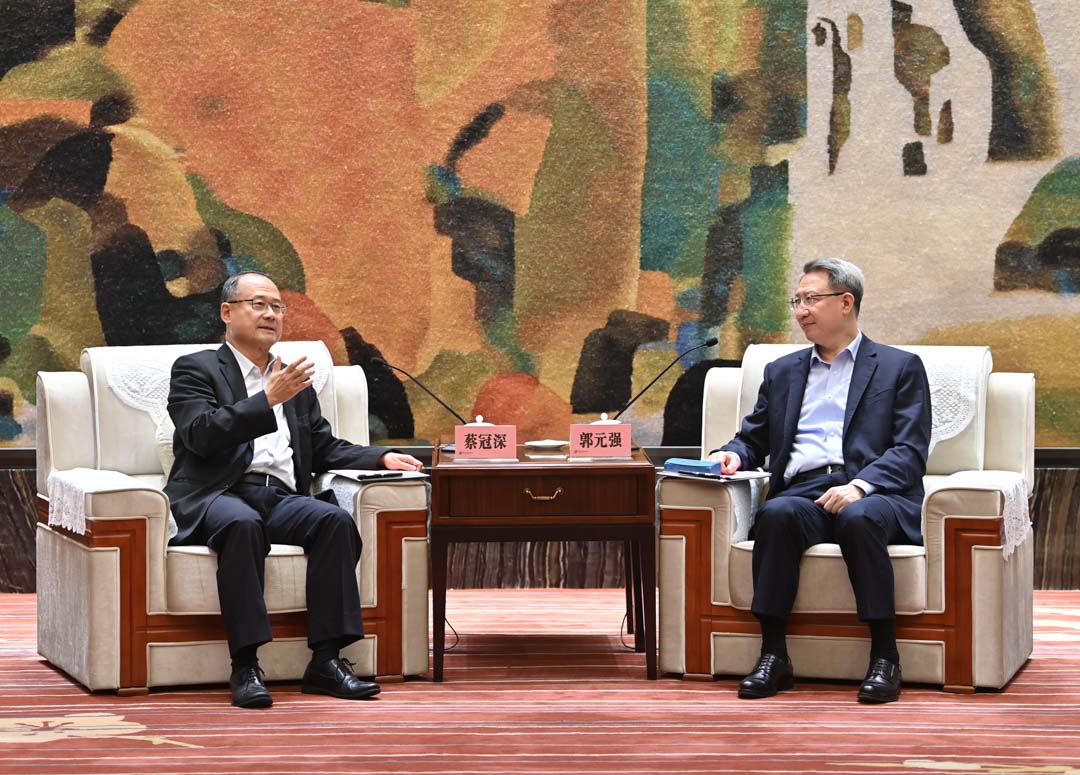 湖北省委常委、武汉市委书记郭元强会见全国政协常委、粤港澳大湾区企业家联盟主席蔡冠深一行
