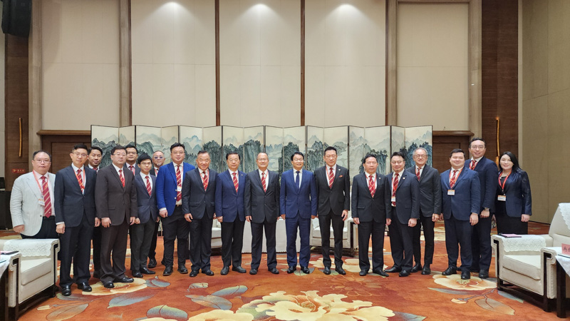 联盟主席蔡冠深率团赴重庆考察 拜会市委副书记李明清、市委统战部部长卢红  与工商联举办渝港企业家座谈会