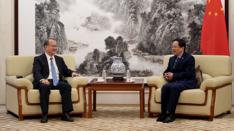 中国驻韩大使戴兵在首尔会见蔡冠深