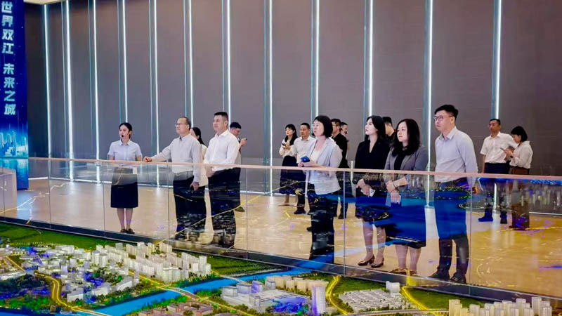 蔡冠深一行赴浙江义乌考察 探讨企业出海合作路径