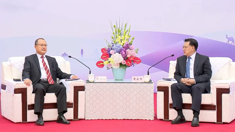 Chongqing Municipal Party Secretary and Mayor meet with Dr. Jonathan Choi The "Belt and Road" Overseas Chinese Business Cooperation and Development Conference opened in Chongqing.