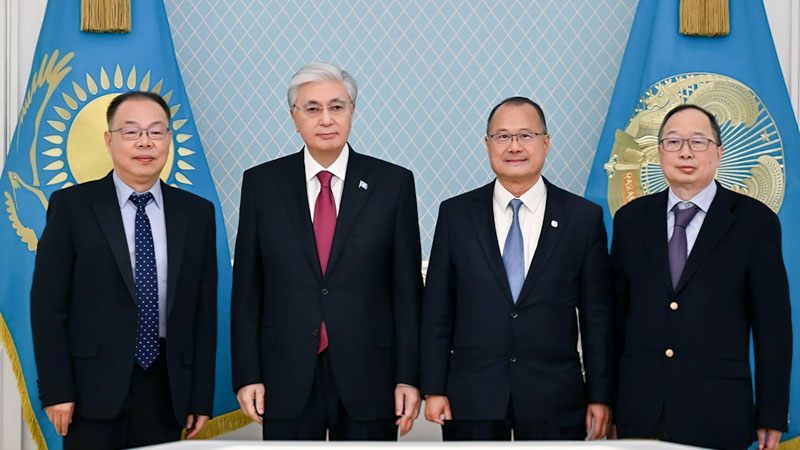 President Tokayev of Kazakhstan meets with Dr. Jonathan Choi.