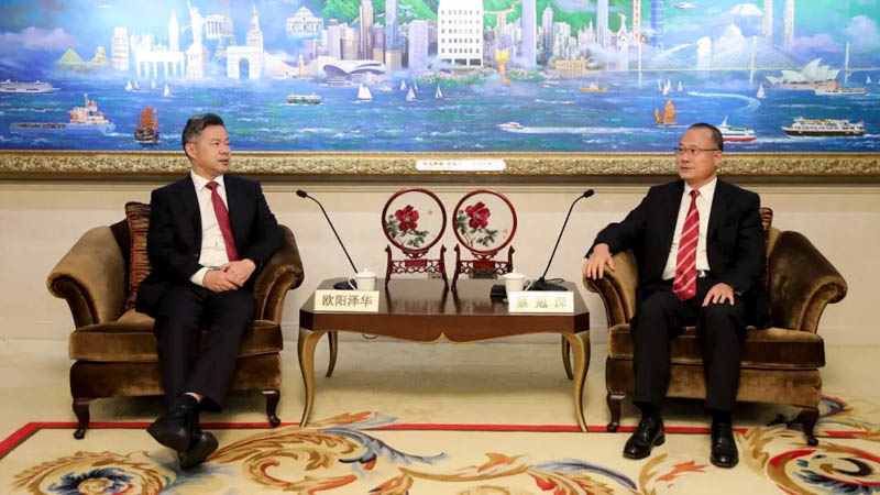 联盟主席蔡冠深在港与民革中央副主席欧阳泽华一行座谈