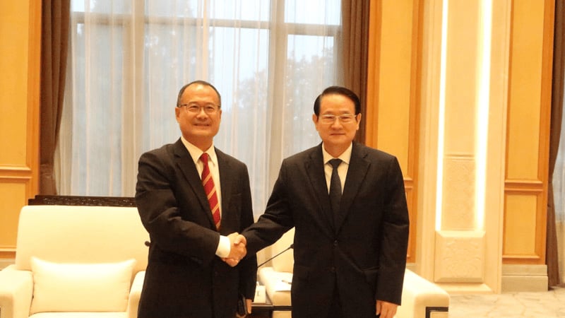 Secretary of Zhejiang Provincial Party Committee meets with Dr.Jonathan Choi.