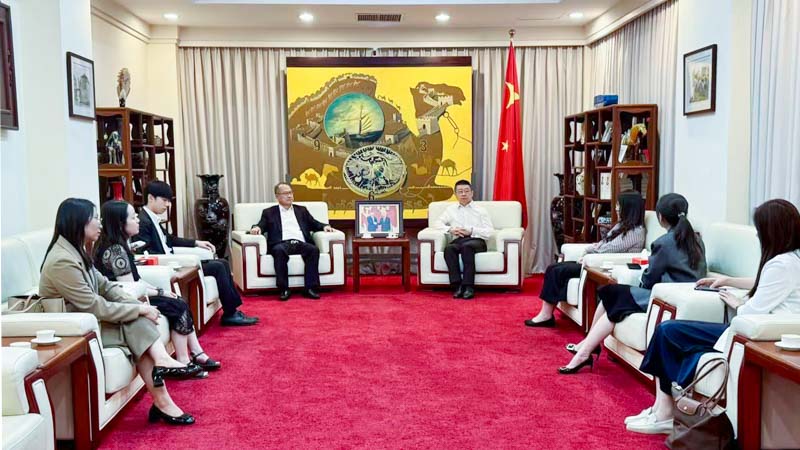 联盟主席蔡冠深与中国驻胡志明市总领事唐立座谈