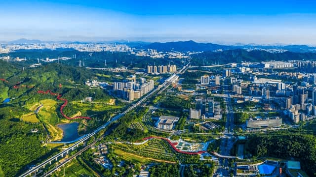 全栈创新+全域应用 深圳“雁阵梯队”AI产业图景正加速成型