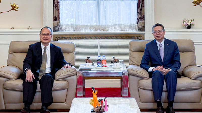蔡冠深与越南驻华大使范清平共商中越合作