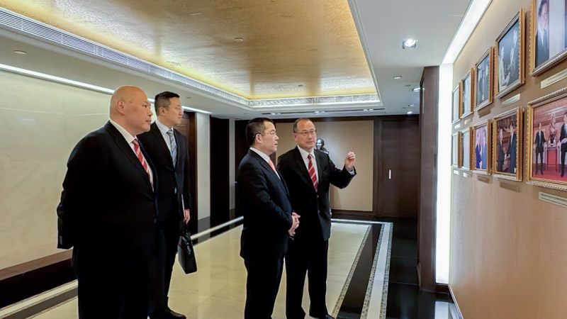 Dr. Jonathan Choi Holds Talks with Chinese Ambassador to Hungary Gong Tao.