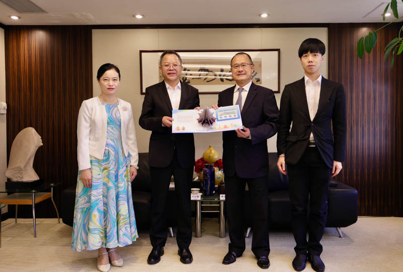 联盟主席蔡冠深在港与广西自治区常委、统战部部长王心富一行座谈