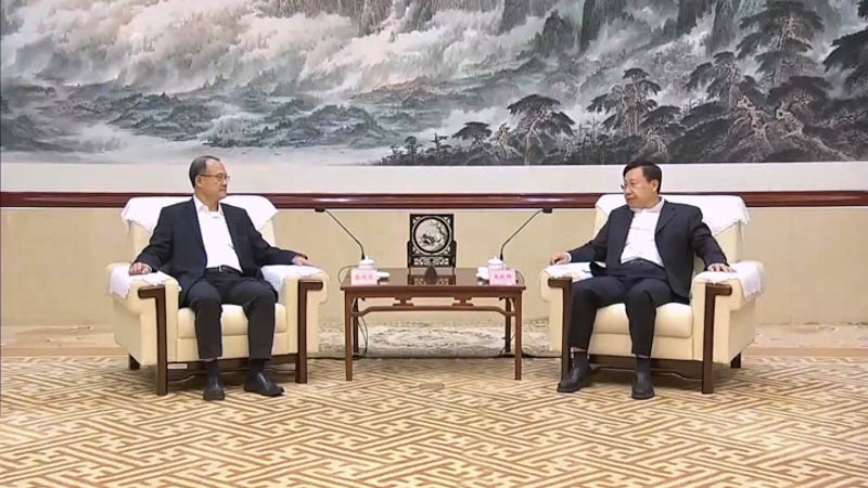 Mr. Wang Xiaohui, Secretary of the CPC Sichuan Provincial Committee and Chairman of the Standing Committee of Sichuan Provincial People's Congress, meets with Dr. Jonathan Choi,Chairman of GBA Entrepreneur Union，in Chengdu.