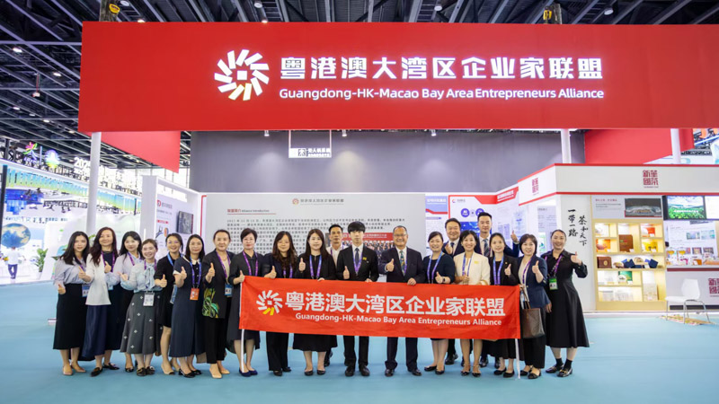 The Alliance Chairman Dr. Jonathan Choi Leads 200 GBA Enterprises to Explore Business Opportunities at CAEXPO; HK-Guangxi Collaboration Builds Bridge for Cooperation.