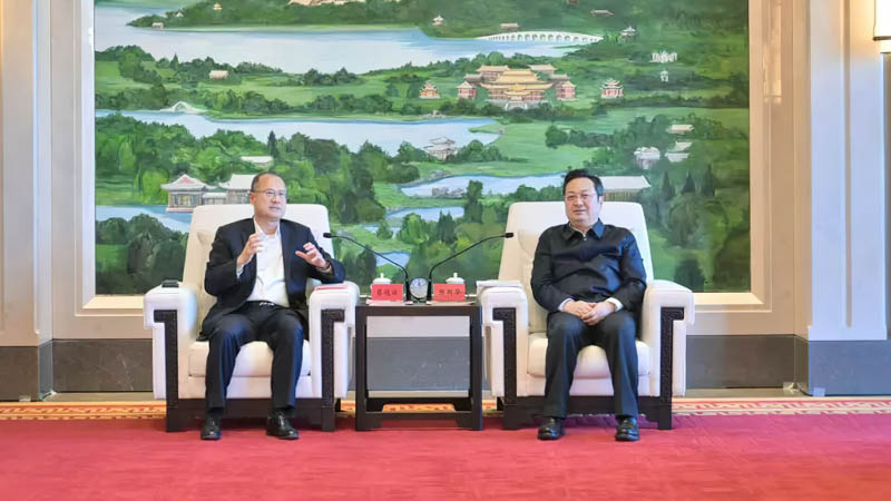 联席主席蔡冠深考察访问雄安新区