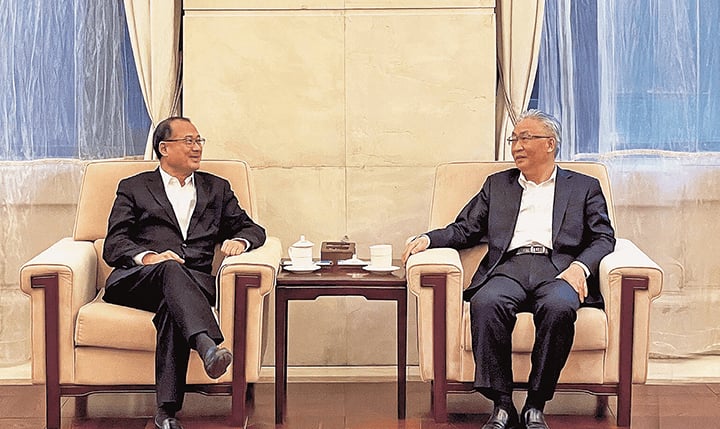 Zhang Guoqing, Vice Premier of the State Council. Zhang Guoqing, Vice Premier of the State Council.