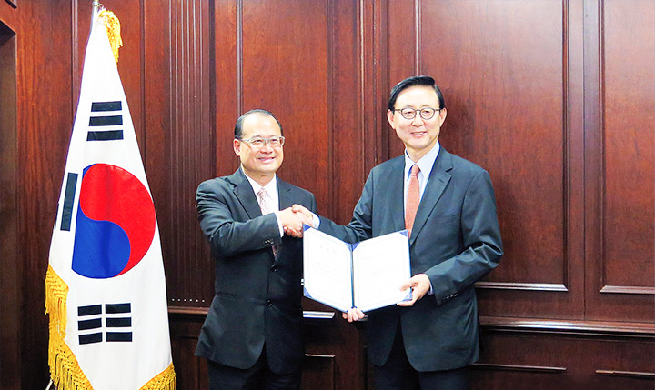 Honorary Ambassador for Korean Overseas Investment Promotion. Honorary Ambassador for Korean Overseas Investment Promotion.