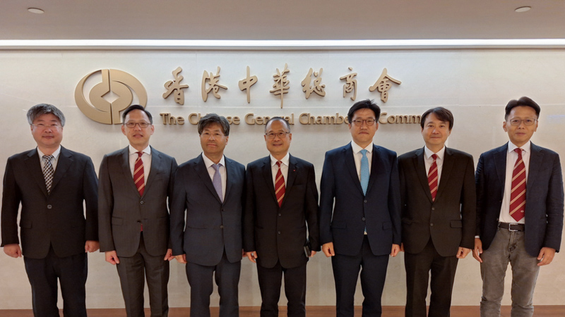 Dr. Jonathan Choi meets with Mr. Ryu,the new Consul General of the Republic of Korea in Hong Kong.