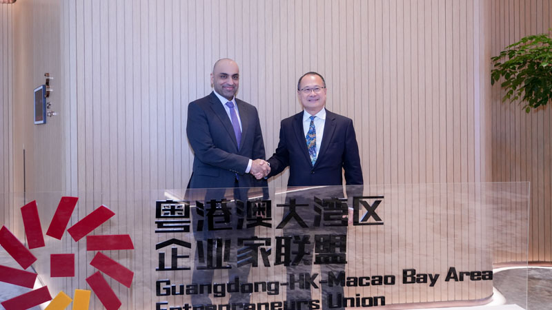 Dr. Jonathan Choi Meets with Chairman of Dubai Chamber to Discuss Forum in Shenzhen in May.