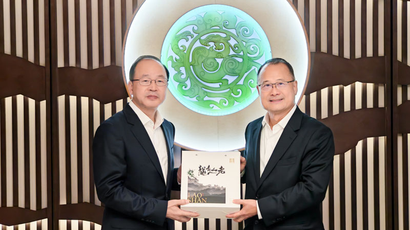 联盟主席蔡冠深访问北京大学  北大党委书记会见