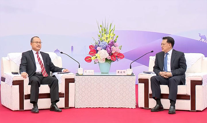 In March 2023, Yuan Jiajun, Secretary of the Chongqing Municipal Party Committee, met with Jonathan Choi.