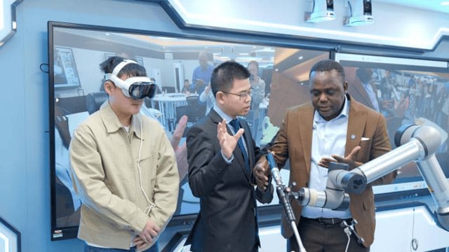 粤港澳大湾区骨科机器人手术技术培训班跨省举办